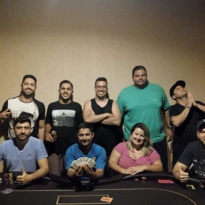 Momento Poker Night