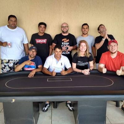 Momento Poker Night