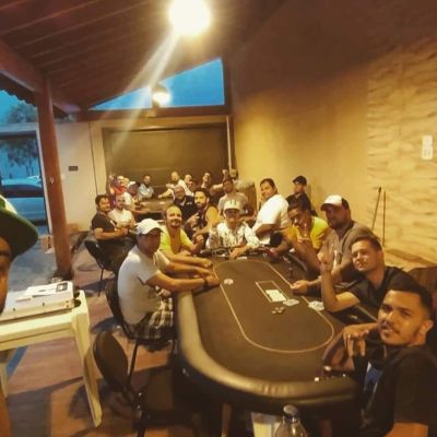 Momento Poker Night