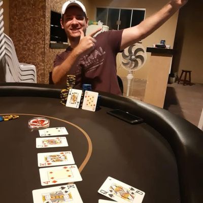 Momento Poker Night