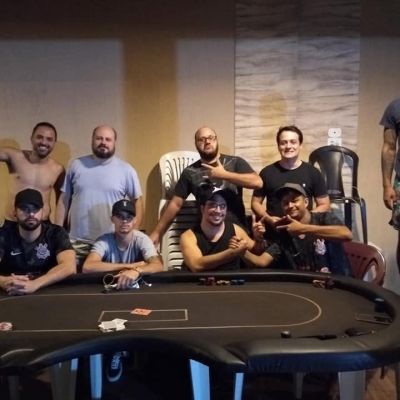 Momento Poker Night